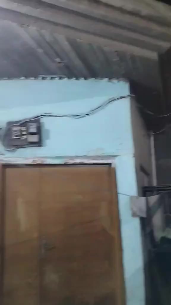 سلام عليكم

بيت للبيـع، ببو خستاوي

 جهة المرور شارع سيد علي قرب حسينية موسى الكاظم

مساحة البيت 100متر
واجهية البيت 10 ب 10مربع وممر ورا البيت والارضية كاشي + السقف  صب 
متكون / غرفة وحده +إستقبال+ هول + مطبخ + مجمع صحي منفصل
وبيتونه بيه نقص الـ سقف و السطح تشاريف + السطح كامل  فرشي 
يبعد مسافة البيت عن الشارع التبليط 10 أمتار بيت  بصف الركن داخل الفرع اول بيت

للاستفسار *********** ،
