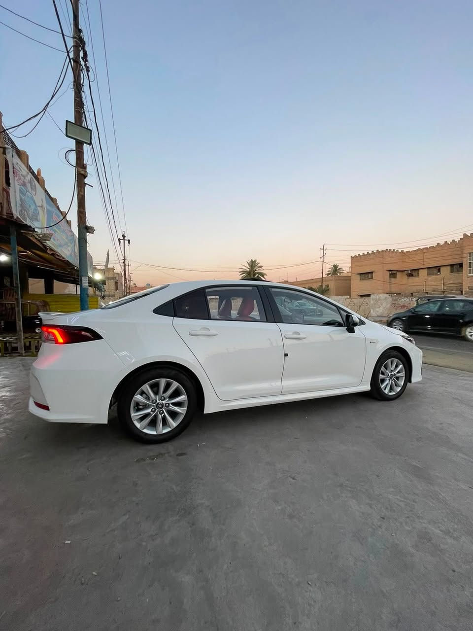 سلام عليكم كورلا هايبرد خليجي موديل 2025 كفاله عامه ماشيه 17 داخل احمر كشن كهربائي سياره جديده بمعنه الكلمه رقم بغداد بسمي عارضه 162 وبيه مجال رقمي ***********
