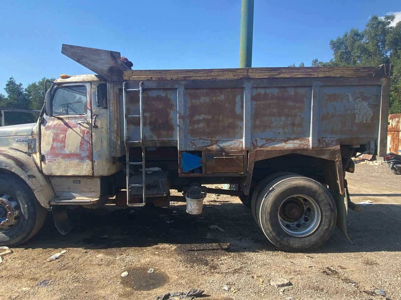 السلام عليكم سكانيا للبيع موديل 79 رقم الهاتف***********
***********
