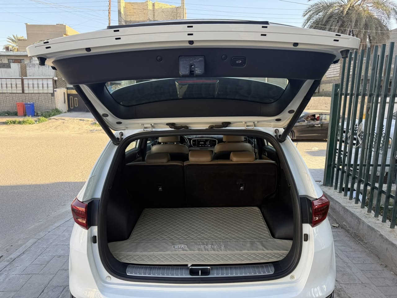 مرحبا شباب
سبورتج 2021 gt line

خليجية 

محرك 2000 دوش

ماشية ٧٥ 

مواصفاتها معروفة فول 

بيها طخة بسيطة موضحة بالصورة

وشوية صبغ بالدعامية الخلفية

الباقي مكفولة 

سيارة نظيفة كلش وغرفتها جديدة 

سعر ٢٢٥ وبيها مجال بسيط

للاستفسار تواصل واتساب 

***********
