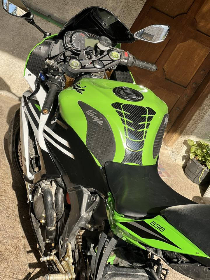 السلام عليكم كاوسكي 636 موديل 2016 مكينه كفاله عامه من الفتح والصوت والدخان والبكن حمي وشغل الدراجه حلوه  لايتات زنون مودات قياده بس بيها ملاحضات تنزل من سعر الدراجه 
المكان بغداد منصور
السعر 40 و بيها مجال 
رقم تلفون ***********
