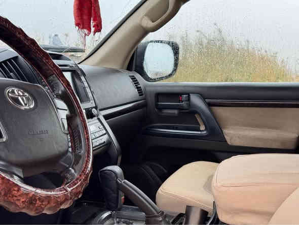 لاندكروز مديل 2009
فطيم 
جالغ كد شبر 
والباب كلير بدون ظربه 
رقم بغداد 
تحويل 
مكينه كير كفاله 
السعر 285 وبيه مجال 
*********** الصويرة
