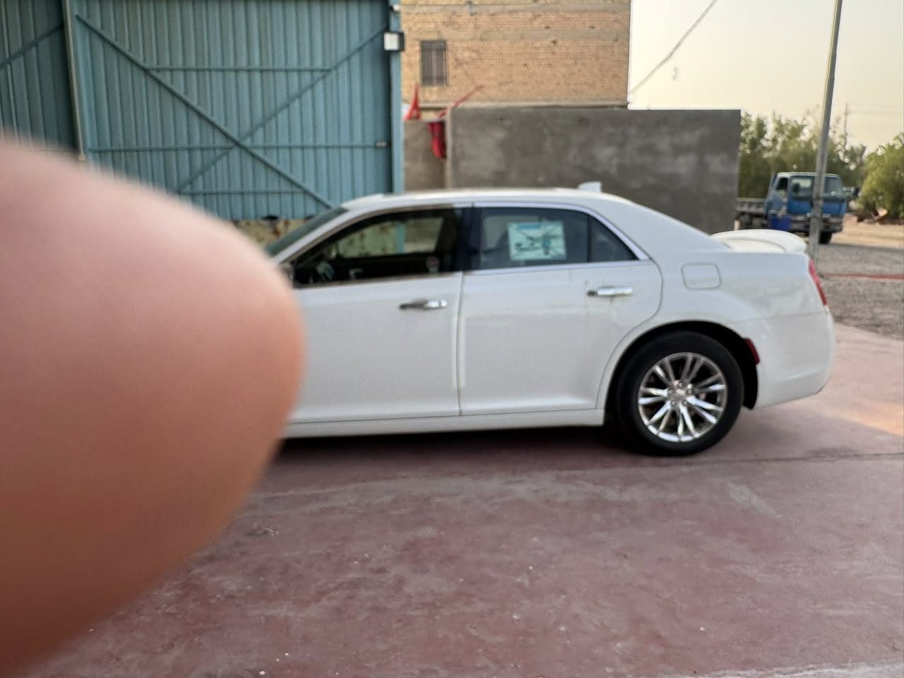 سلام عليكم وباما اصل 16 مرمزه21
سياره ابد مامشتغله خط 
فئة سي فول مواصفاتت
رقم بغداد باسمي🙏 
برده خلفيه 
مري قلاب 
كشنات تدفئه تبريد
خزن ميموري
فتحتين
سياره جاهزه الله شاهد 
تبريد ثلج حداديه تايرات كله جديد 
حادثهه صبغ جاملغ وبنيد فقط صبغ يعني. ضربه هنا هيه صطحيه وصبغة جاملغ وبنيد بدون دواخل ايرباكات كلهه سليمه سياره خير من الله 
السعر 200
مكاني الناصريه سوق الشيوخ
***********
ملاحظ اي تفاصيل تخص السيارهً مكتوبه تعجبك انه خادم ماتعجبك انه هم بخدمتكم سوي نفسك مشايف المنشور
