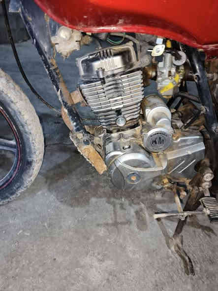 سلام عليكم دراجه شغاله كلشي مابيهاا سعر ١٥٠ وبيهاا مجالي مكاني جلولاء *********** بس بنجر تاير لمامي
