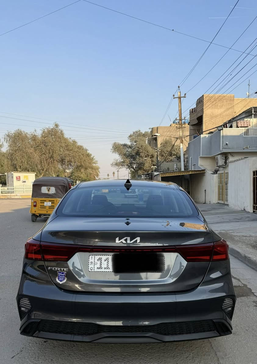 السلام عليكم كيا فورتي2023وارد الامريكي بيه فقط بارد بجاملغ ولبنيد وباقي سياره مكفوله من صبغ وتبديل ولبارد دعاميه مبدله نفس الون باسمي تحويل ثاني يوم ايرباك استيرن فقط طاك مواصفات شاشه جبيره كامره دواره رادار3انظمه للقياده مكينه كير مكفولات ماشيه18الف مكان بغداد المشتل رايده152ورقه***********
