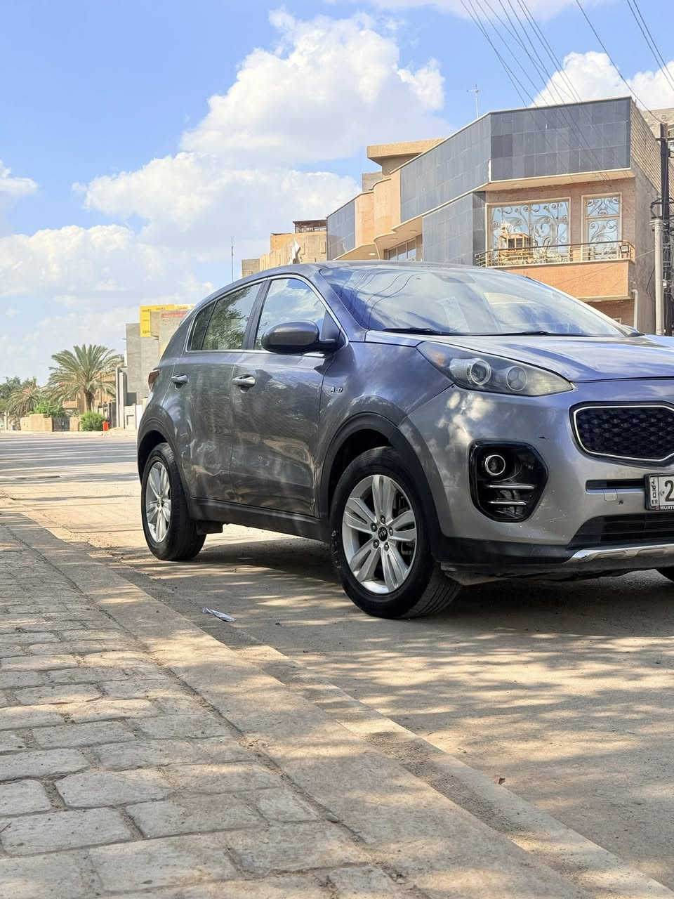 اخوان السعر ١٢٠ وماكو هل سعر ومستعجل
سبورتج أمريكي موديل ١٧
حادثها بنيد وجاملغ وبالعراق بيها قطعتين صبغ 
مكينه ٢٤٠٠ خير من الله 
ماشيه ٥٧ ميل 
مواصفات 
شاشه وكامره 
فور ويل 
تحكمات ستيرن 
مود درايف 
مانع انزلاق نزول منحدرات 
قطعتين تبريد 
رقم شمالي ب اسمي شخصيا رقم إنكليزي الجديد 
مكاني بغداد
***********
