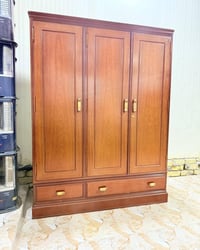 دولاب ٣ باب • خشب بلوط • صنع ياباني