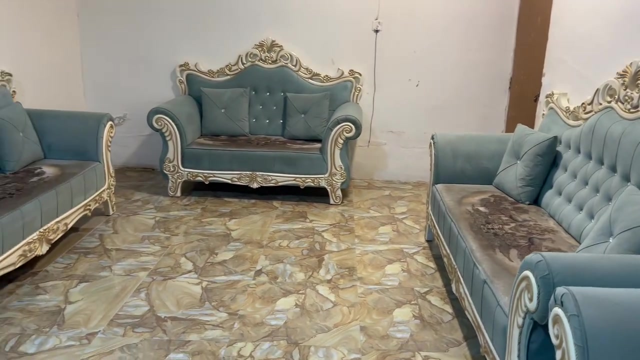 #للبيع تخم
ملكي 10 مقاعد


**إذا كنت صاحب هذا الإعلان وتريد حذفه لأي سبب، رجاءا أرسل رسالة إلى الدعم الفني**