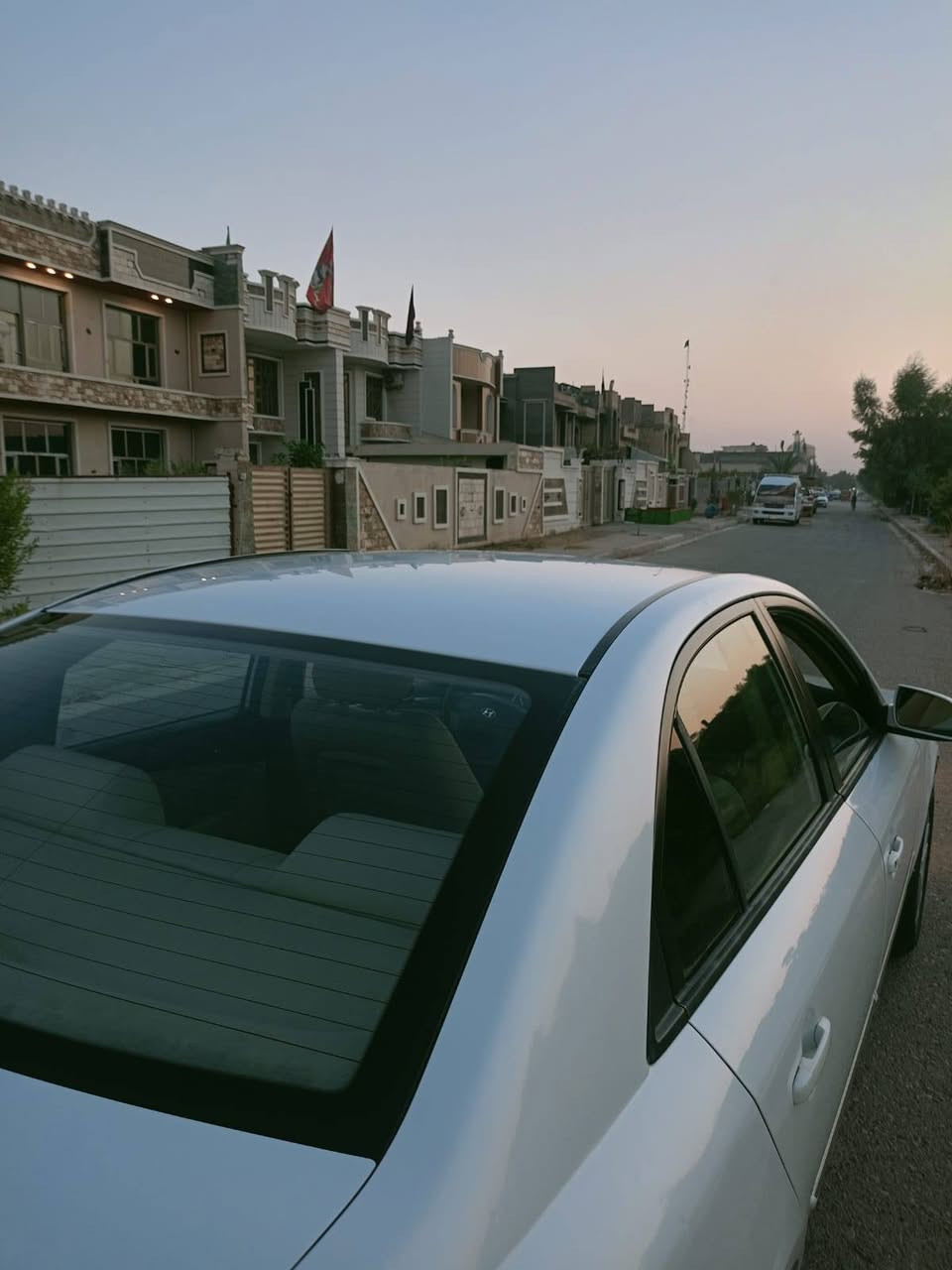 سلام عليكم للبيع سوناتا 2009 مكينه 2400 مكفوله من الصبغ  او الضربه والتبديل السياره جاهزه كير محرك تبريد صدر كهربائيات كلها جاهزه مابيها اي نقص السعر 120 مكاني بغداد المحموديه ***********
