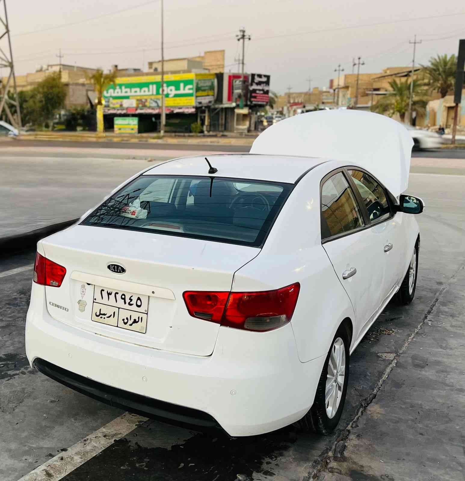 السلام عليكم سيراتو موديل ١١ خليجي وكاله بسمي أربيل مداور مضمون السونار واضح بالنشر كير،محرك مكفول تبريد شغال السعر ٩٣ مع المجال القليل أستفسار أكثر اتصال ***********
