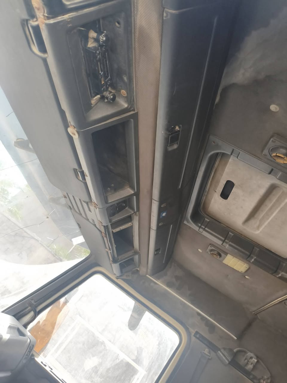 سلام عليكم سكانيا للبيع مكينه 43 صفر6  بدون بخاركير 4/4 سنكل جوبلس رقمة شمالي صاقط السعر 110 وبيهة مجال مكاني بغداد للاستفسار الاتصال ***********
