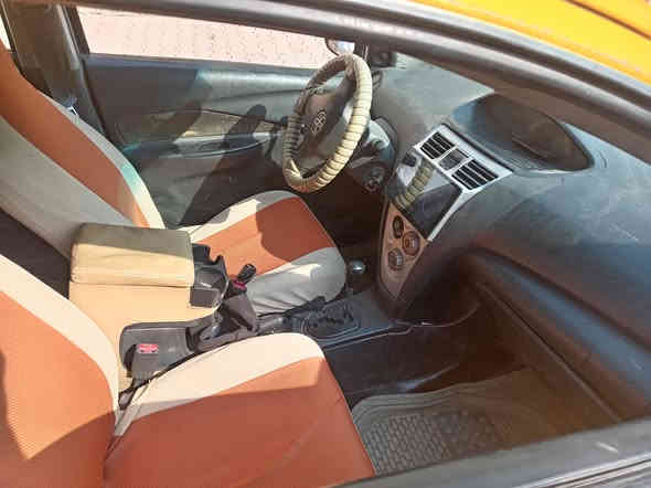 يارس موديل ٢٠٠٨ رقم احمر رقم كركوك  سعرها 55 وراقة عنوان 
طوز خورماتو *********** /***********
