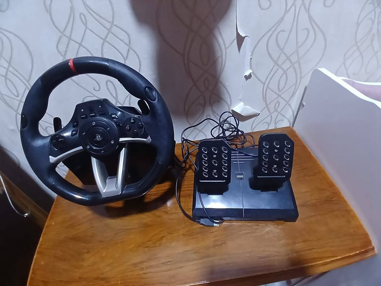 السلام عليكم بلي فور سلم نضافة 100/100 اوياه يدة واحدة + 4 أقراص + سكان البلي جدآ جديد مامفتوح ولامصلح برغي مامفتوح جديد استخدام جدآ قليل العنوان ياسين خريبط السعر 350 الف *********** اومراوس ايباد ابل البصرة, العراق
