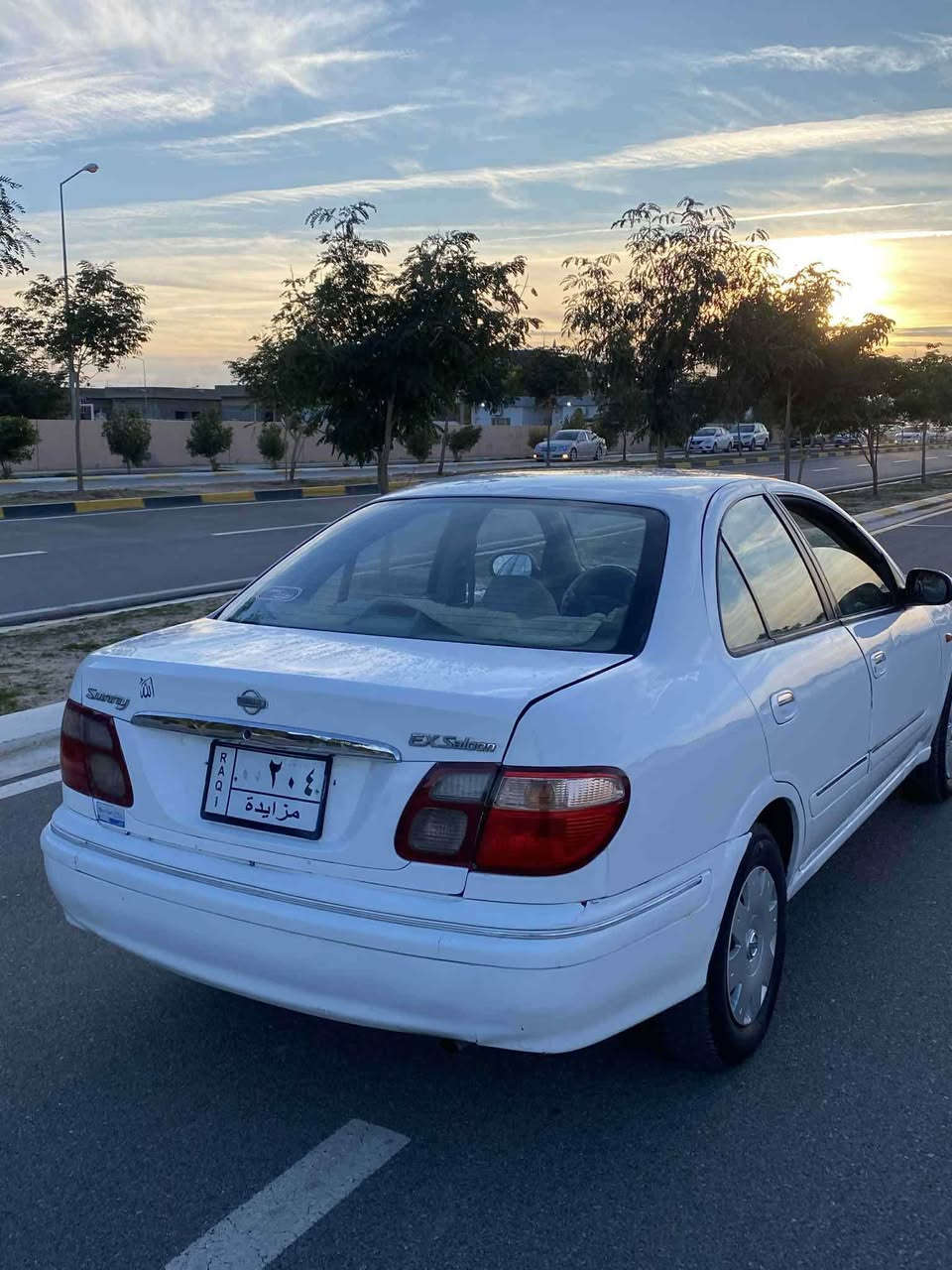 نیسان سەنی مودیل 2001 گیر عادي بةشةرتي گیر و مةکینة کتابي مزایدةي لةگةلة  حیزام بویاخ کراوة لةسةر ساخي جرکەي تیا نیة و بئ مةسرةفة نرخي 47 گةلاومةجالي تیایة ژ.م *********** *********** كالار, السليمانية
