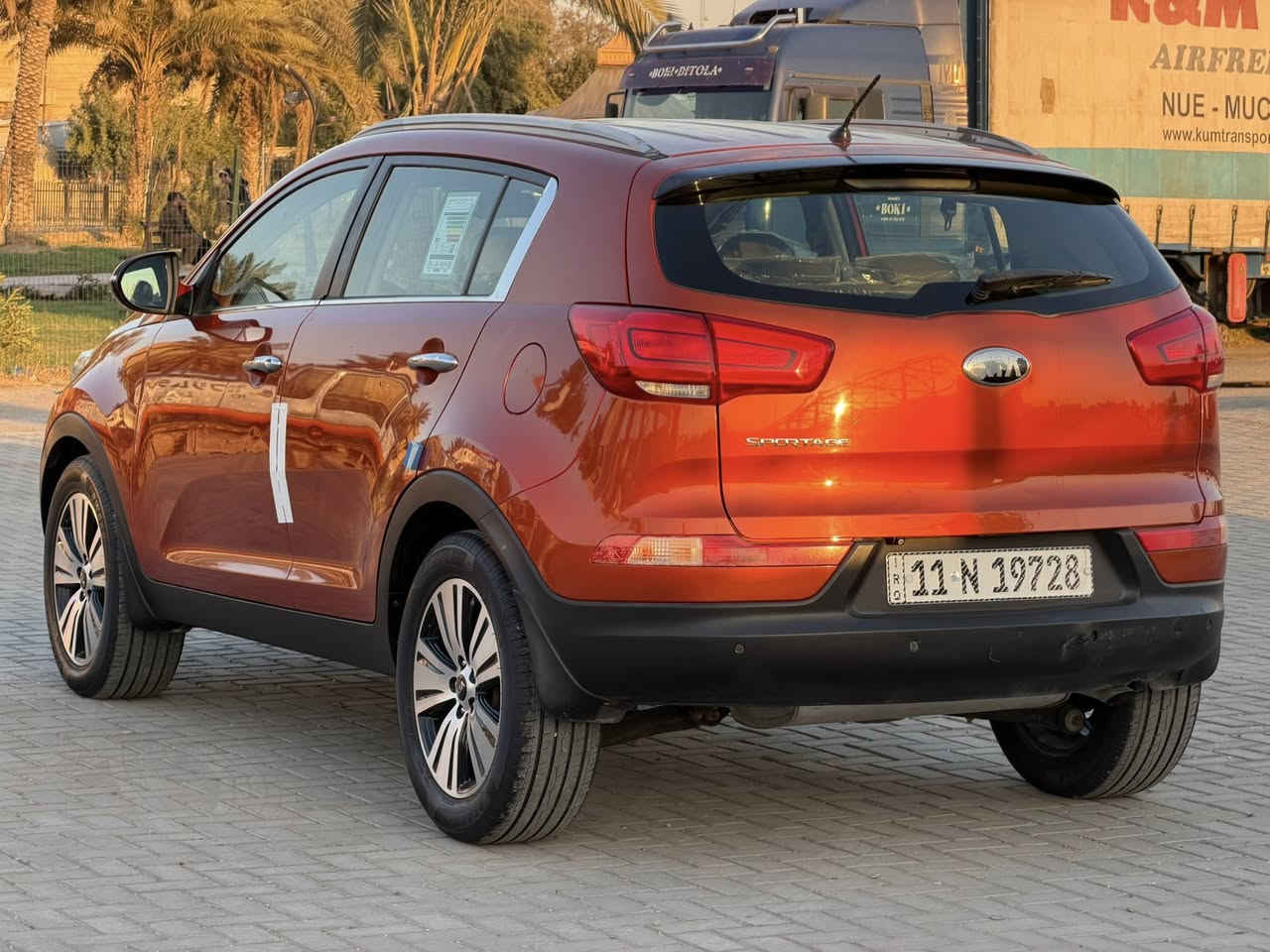 السلام عليكم كيا سبورتج مديل 2015 وارد خليجي بيهة صبغ باب وجاملغ لمامي موصفات لسيارة نص فول مكينة 2000 دوش سعر لسيارة 128$وبيهة مجال مكان لسيارة بغداد البلديات 
وهاذ رقمي ***********
