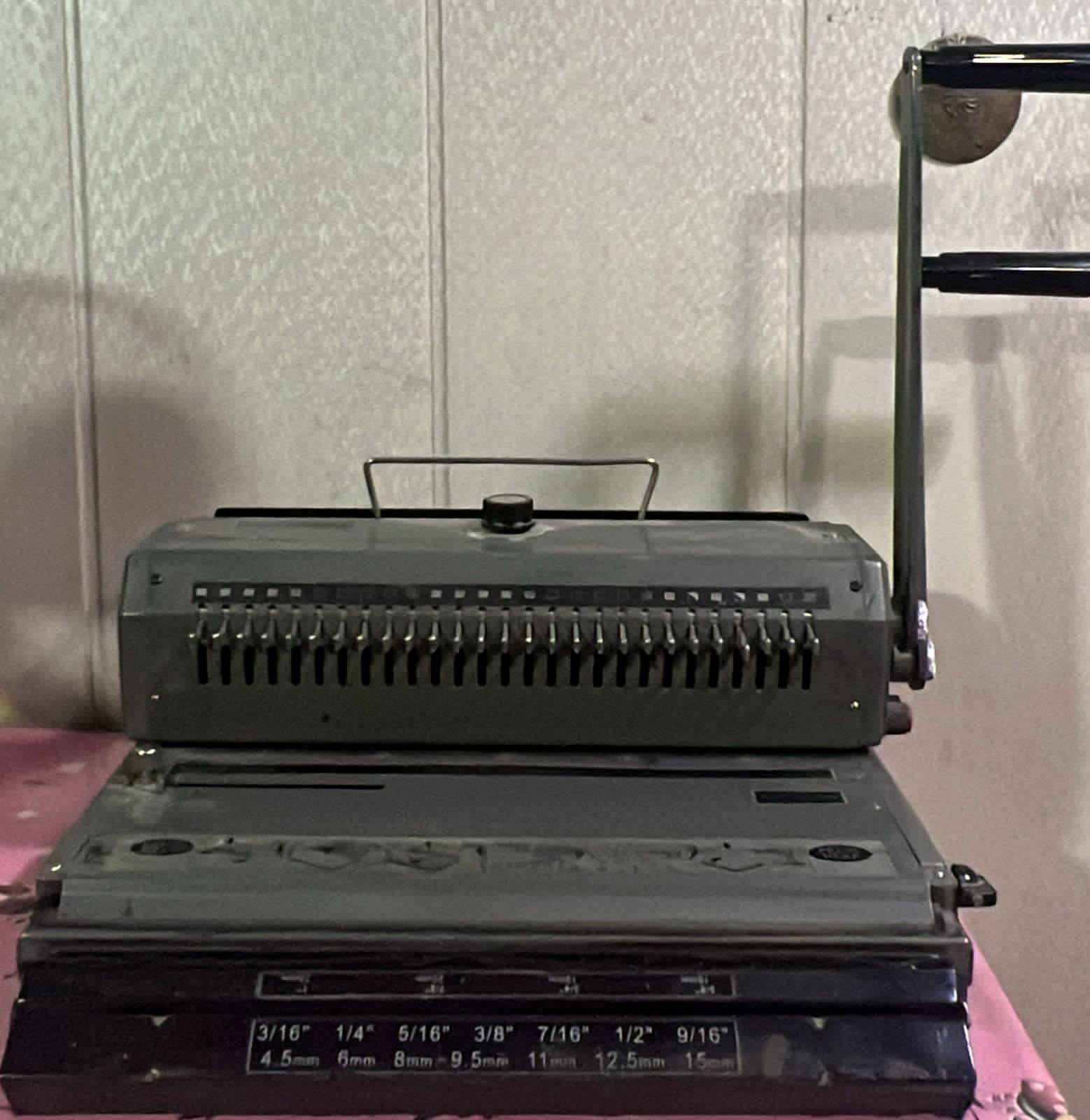 مكتب الغد ذهبي خدمات اجهزه مكتبيه بغداد الكرادة خلف بدالة العلوية ***********
