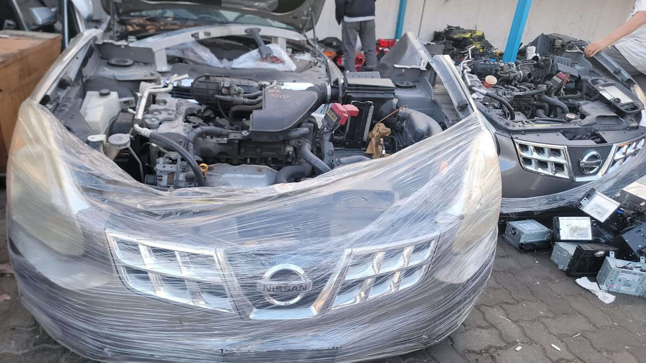 مصطفى الساعي سوق بغداد القصر لابيض***********
