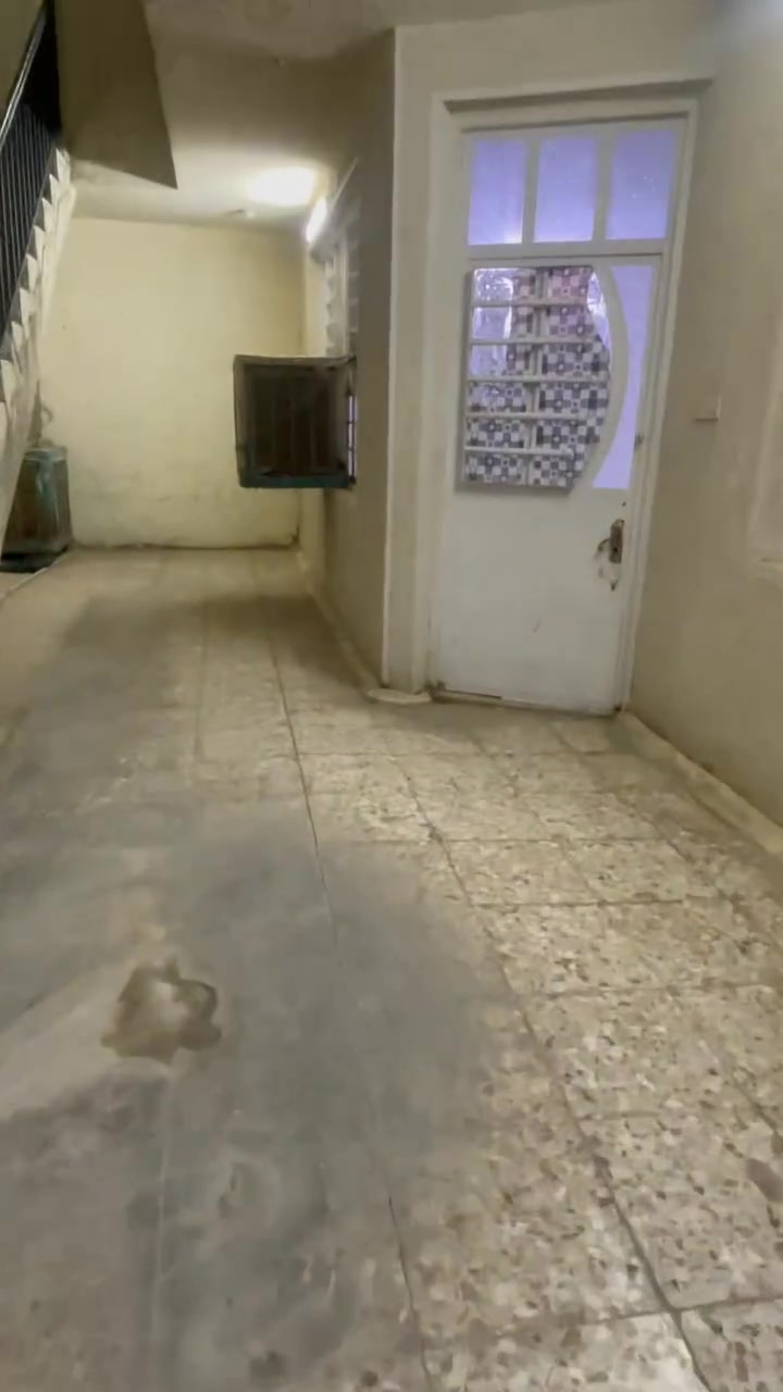 شقه لليجار
مساحه ١٠٠ متر. غرفه نوم وصاله واستقبال. ومطبخ. وصحيات. ومنور.  العنوان البلديات ضياء الحلفي شارع الحسينية سيد صلاح    الايجار 400 رقم ***********
