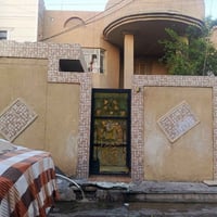 دار للبيع • ١٠٠م • معزول