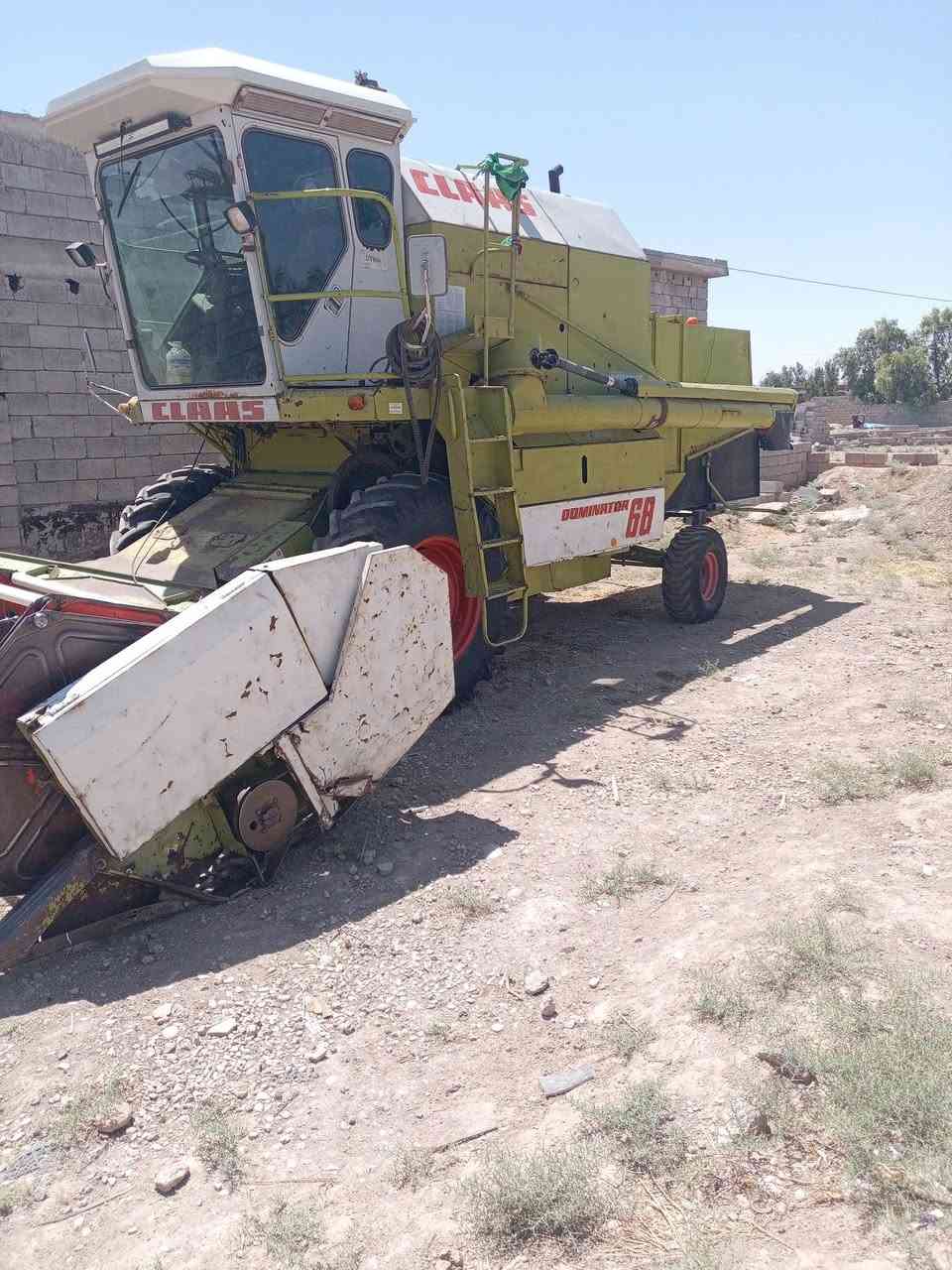 كلاص مديل٨٦ منفيز ٢٠١١ رقم واسط لماني محرك بيركز كهربايت تبريد كله جاهز السعر ١٦ وبيه مجال *********** مكانه ديالى
