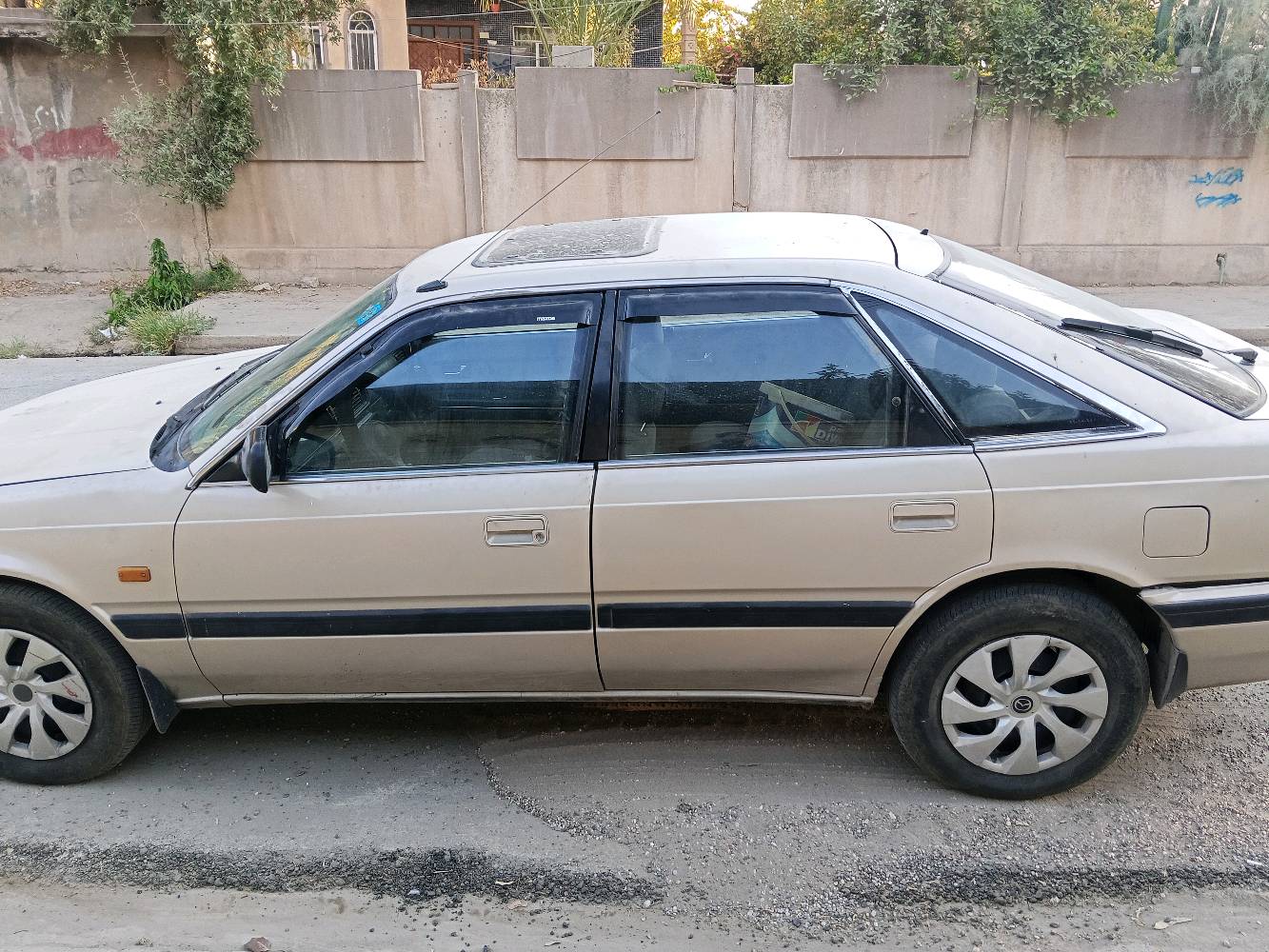 سلام عليكم مازدا توماتيك 
رقم نينوى دولي بسمي
تبريد تدفئه شغال
موديل 90 
سياره نضيفه مل شغل 
626 محرك 12 بخ
تحويل فقط بدون وكاله 
سعر45 قفل