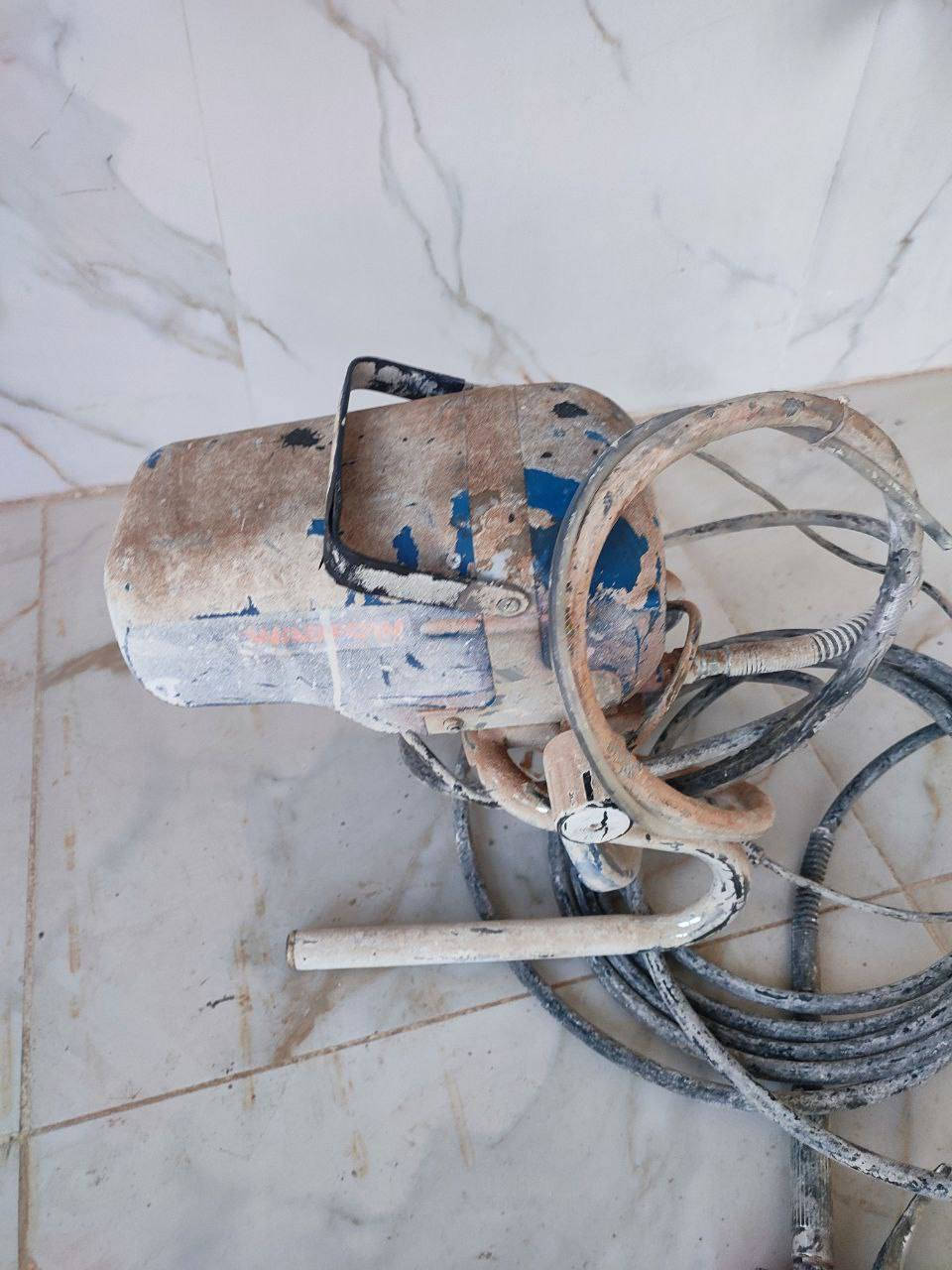 ئەم ئەشیانە بۆ فرۆشتن
***********
