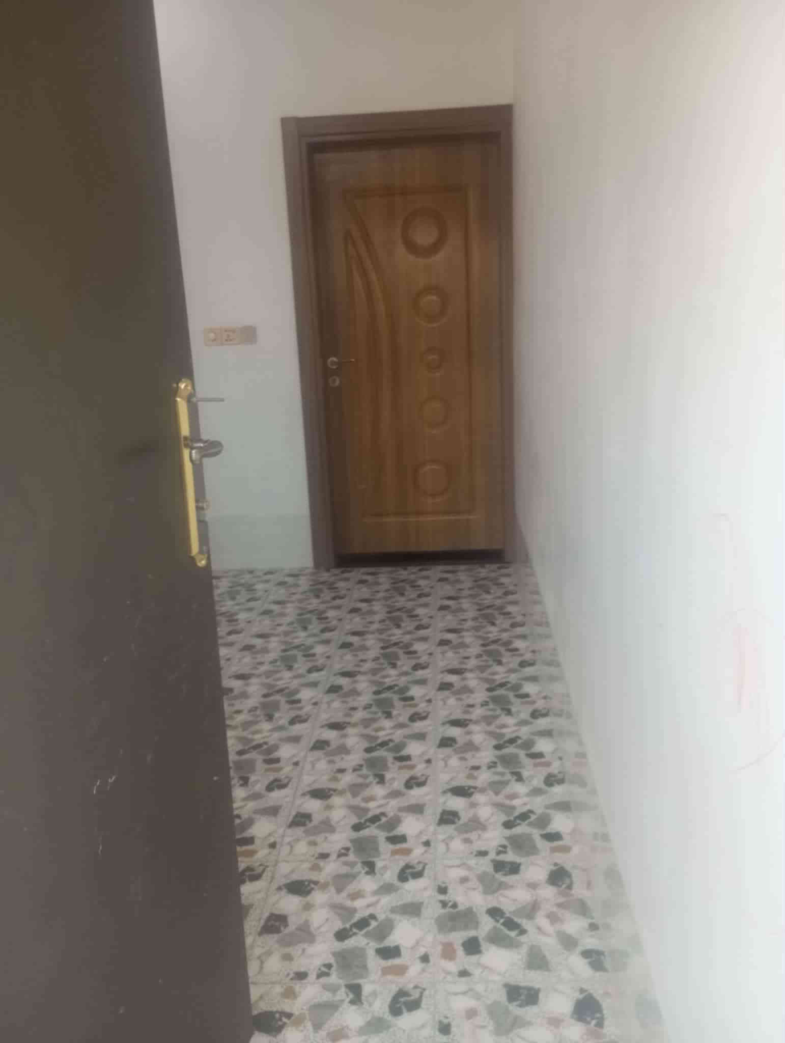 السلام عليكم بيت للبيع طابقين المساحه 60
طابو زراعي سند 25كربلاءمنطقة الرشديه خلف إلحر السعر 45وبيه مجال بسيط الرقم ***********
