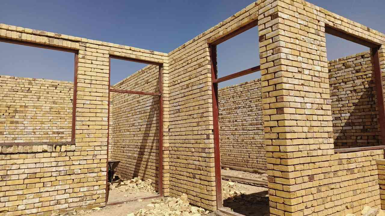 السلام عليكم خلفه بناء متفرغ اشتغل طابوك بلوك مكطوعة أو علدبل وهاذة رقمي ***********
