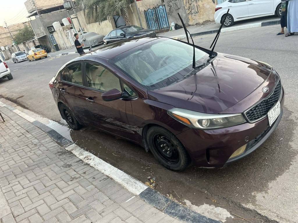 فورتي 17
مكفوله من الضربه السياره 
حادثه سرقه بنيد فقط ومبدل 
مكاني البصره 
السعر 110وبيه مجال 
*********** البصرة, العراق
