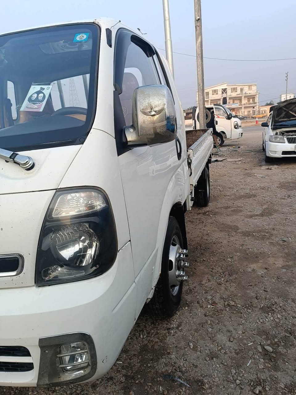 سلام عليكم
كيا فحل 2017 رقم كربلاء 
سياره بسمي مداور ثاني يوم 
رقم نگليزي وسنويه نگليزي 
سياره جاهزه دوشمه مغلف البدي
تحويره محجر كامله وجاهزه للعمل 
انه مكلف بل نشر تصل وتدلل 
*********** سعر ع تصال
