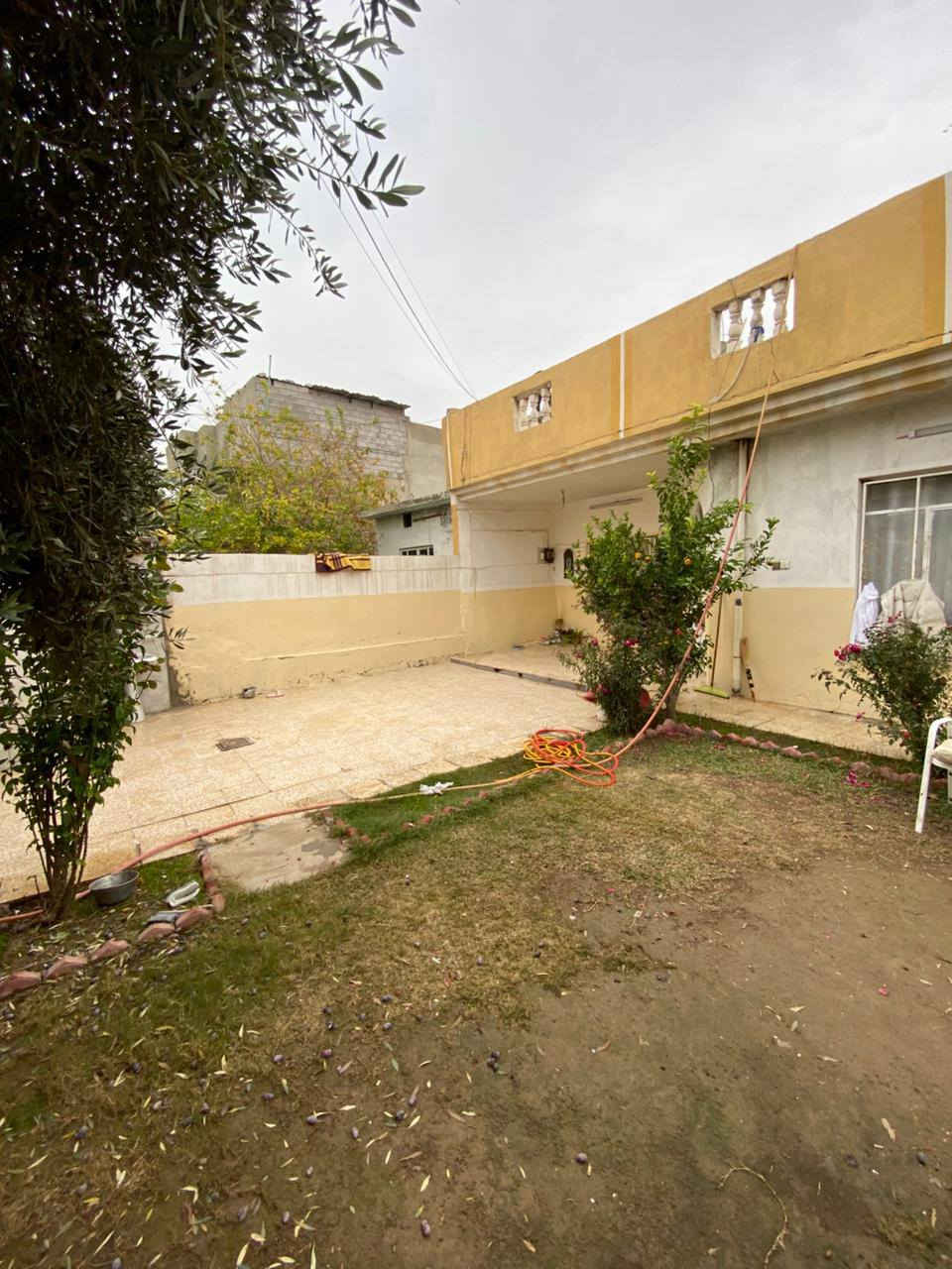 دار للبيع رشيديه قطاع السادس مساحه 200كاشي سيراميك الاستفسار ***********
