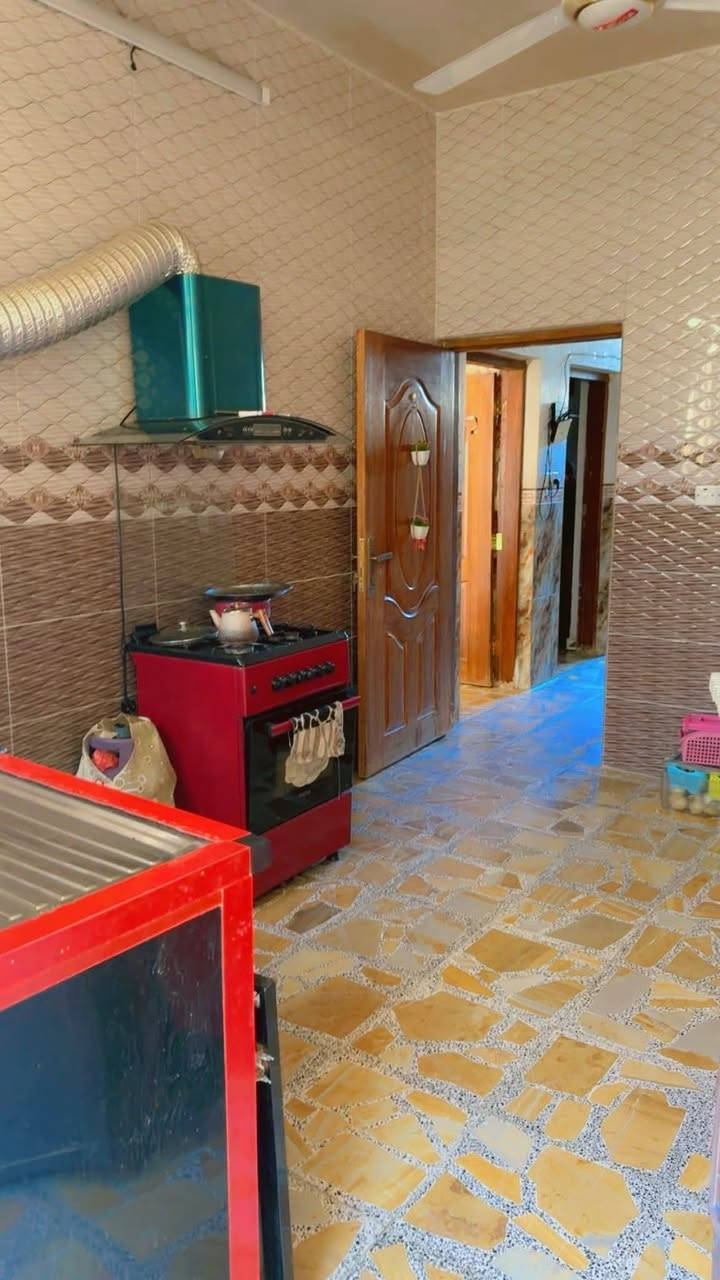 بيت للبيع 100م 🏠  طابو صرف زراعي سند 25 بدون وقف بدون وقف بيع مستعجل بيع مستعجل 
الكاظمية - الطي يم مصنع المنصور  قرب جامع المختار 
 2 نوم، صالة، مطبخ، سطح صحيات 2

***********
