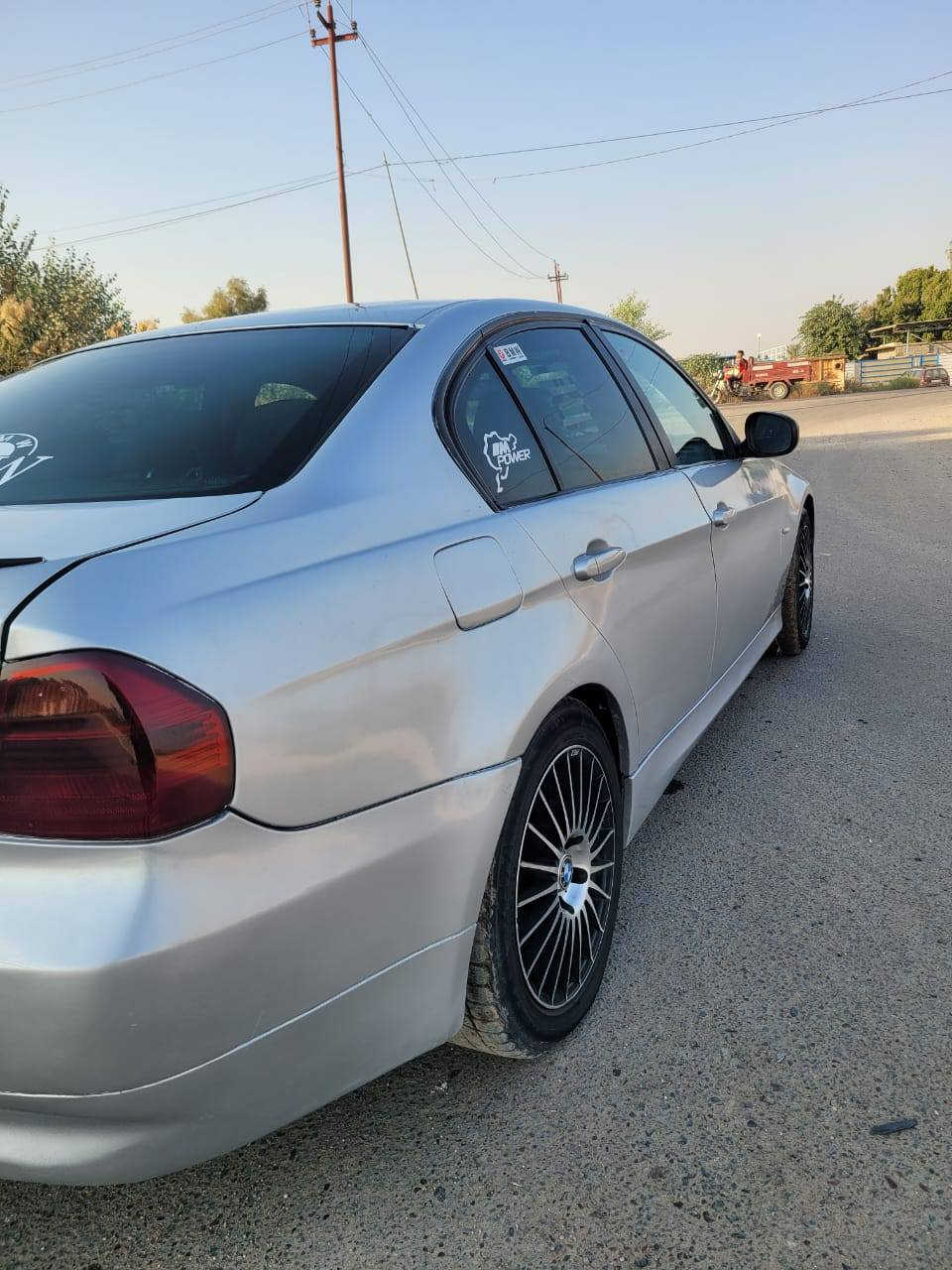 السلام عليكم 
للبيع  bmw e90 2008حجم 328 محرك ٦سلندرمحرك صقر  28 m54  محرك كير جدد تخم تاير جديد صدر  امامي جديد قبل يومين شاده خلفي نص عمر نقص تبريد داخل نظيف مصبوغة حزام رقم اربيل السعر 72 تنزل 2ورقة غرامة اخذ صافي70 قفل قفل العنوان بغداد المحمودية للاستفسار الاتصال على ***********او *********** بغداد, العراق
