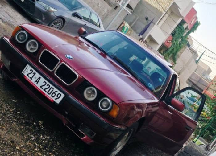 السلام عليكم ...اقره التفاصيل كله وراسلني او اتصل
بيع سريع بسبب ضرف الله يكفيكم الشر 

BMW 525i 🇩🇪 

                                                                  طراز 1990 أصل  

سنوية لغاية 2030 باسمي رقم سليمانيه 

مكينه مسكر عدل (كبس)

مكينه وگير بشرط تبريد ثلج ❄️

داخله كلش حلو تلبيسه جلد من شركة BMW 

تخم اطارات جديده 

صدر امامي و خلفي بحاله جيده

تخم قايش ورولات جديد 

بنكه وراديتر وحاضن جديد

تخم بلك ونوزل وفيت بم وتخم صوندة مال بانزين كله جديد 

منظومه لايت زنون بالعالي 

تدفئه بالكشن كشن ميكانيك 

كامره بگ بالمرايه 

سستم صوت يخبل السعر المطلوب 52$ جنت عارضه ب59 بس بسبب ضرف نزلت السعر مكان السياره 

بغداد *********** 

ملاحظه 

السياره نقصه بس صبغ الدعاميه الخلفيه وركن الجاملغ وبيه السلف يضرب بوش نوبات
