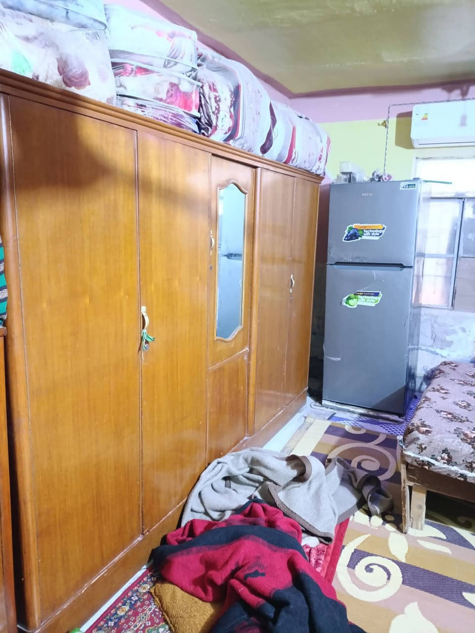 غرفه اخشاب كامله للبيع مكان النجف السعر550الرقم***********
