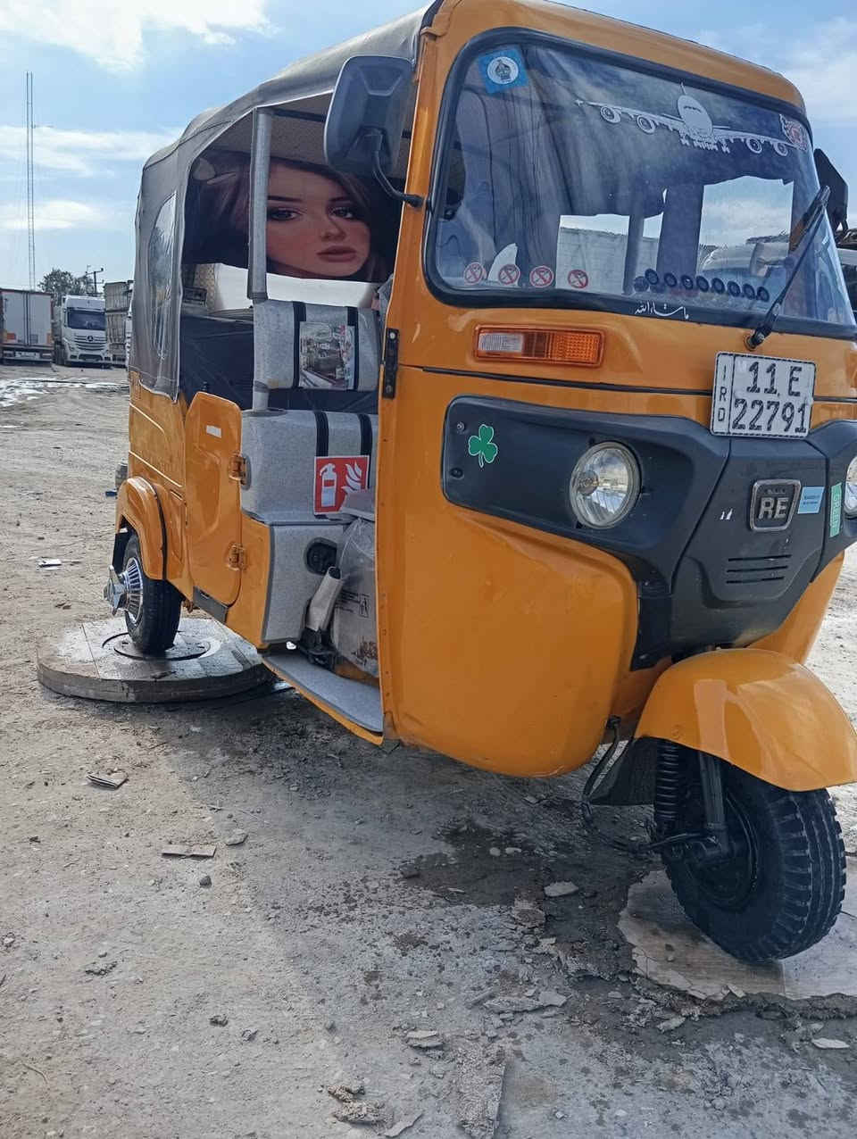 ٢٢ شهر ١١ بسمي رقم بغداد مكاني بغداد الأمين السعر ٨٢٥٠ وبيهه مجال جاهز من كلشي ربع ما تصرف عليهه ***********
