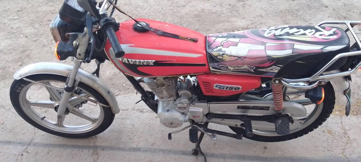 مر خصت مدير الكروب 🫡🙋سلام عليكم اخواني🧑‍🤝‍🧑 دراجه سيفان🏍️
 موديل 2020🫴 كهربائيات كلها شغاله👍 دبل اشاره ضفيره جديده👍 باتري جديد بك لايت جديد👍 سيبايه اصليه👌 جديده جوزه جديده دراجه ماناقصها 🤏اي شي  مكان بغداد الراشدية 🏫🤍استفسار🫴 💸سعرها 350وبيها مجال🫡 تحياتي للجميع ***********📱
