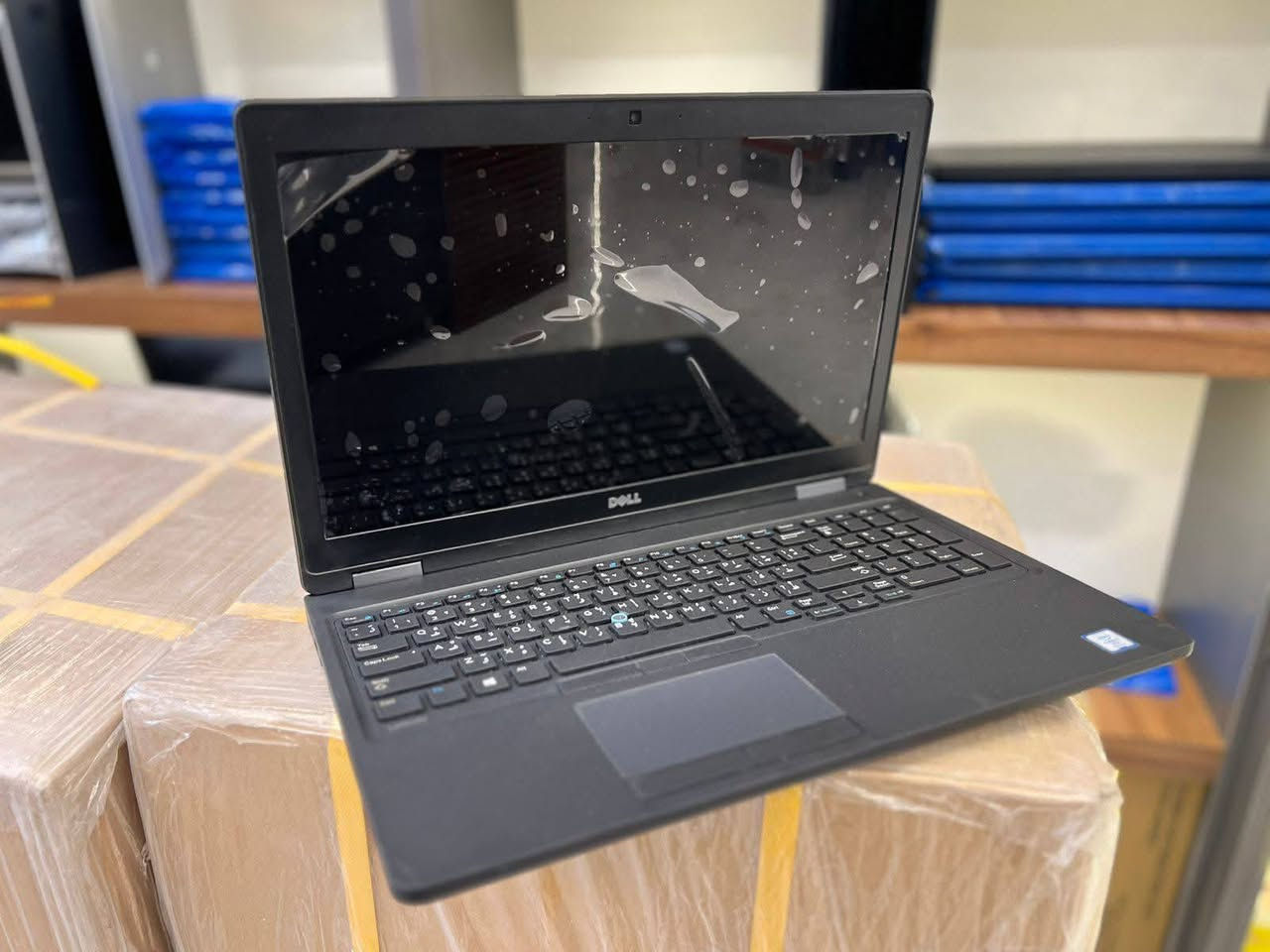 💻 Dell Latitude 5580
🔹 المعالج: Intel Core i7 الجيل 7 فئة HQ
🔹 الرام: 8GB DDR4 (قابلة للتطوير حتى 32GB)
🔹 التخزين: 256GB SSD (قابل للتطوير)
🔹 كارت الشاشة: NVIDIA 2GB خارجي + Intel Graphics داخلي
🔹 الشاشة: 15.6 إنش FHD
🔹 الكيبورد: ليزري ضوئي عربي / إنكليزي
🔹ويندوز 11 برو مفعل وجاهز
🔹 نسبة النضافة: 99٪ 

السعر  320 الف شامل التوصيل والملحقات(ماوس+حقيبة+الشاحن الاصلي)


**إذا كنت صاحب هذا الإعلان وتريد حذفه لأي سبب، رجاءا أرسل رسالة إلى الدعم الفني**