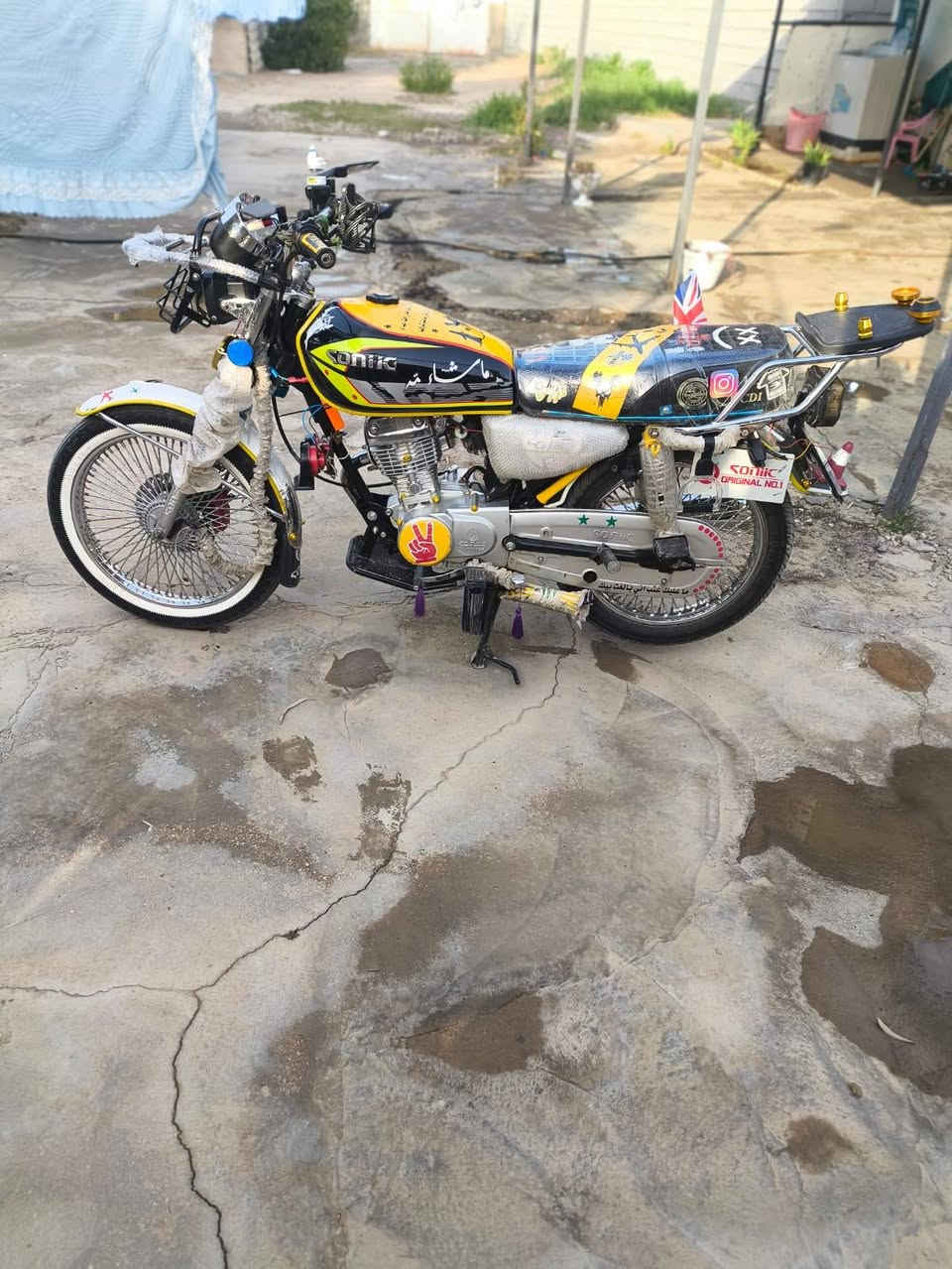 سلام عليكم دراجه تايكر 4كير موديل 2024 مابيه نقص شي دراجه عل فحص بيه ضربه بل تانكي 3وراق بيه السعر 850مجال بصيط رقم الهاتف *********** لتواصل
