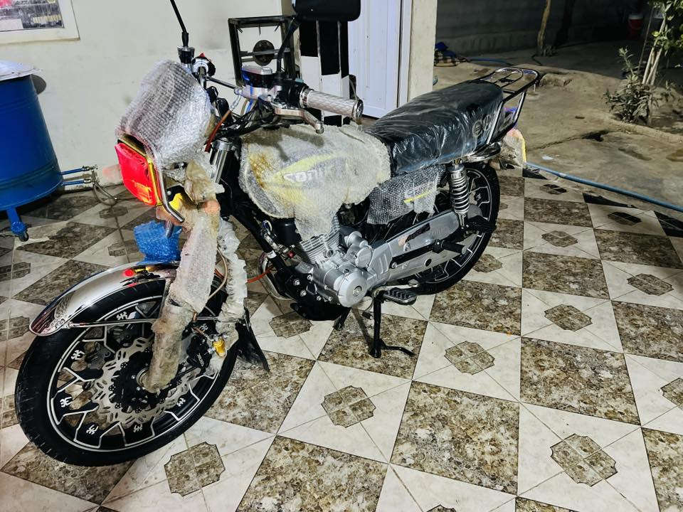 السلام عليكم دراجه لبيع موديل 25 الدراجه بعده بل ليلوان  صفر منفيس  سويج 3 نسخ الدراجه دبل دسك كلج دهن مكفوله من كلشي سعر 750 وبي مجال  مكان كركوك دبس طريق موصل ***********
