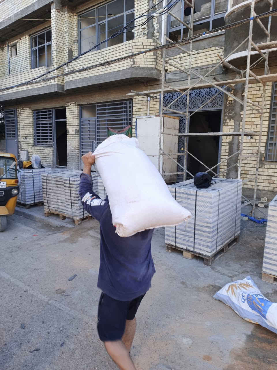 تصعيد مواد البناء كافه عل الضهر بورسلين مرمر بلسعر المناسب اسعار تنافسيه للاستفسار عل الرقم ***********   يوجد واتساب،
