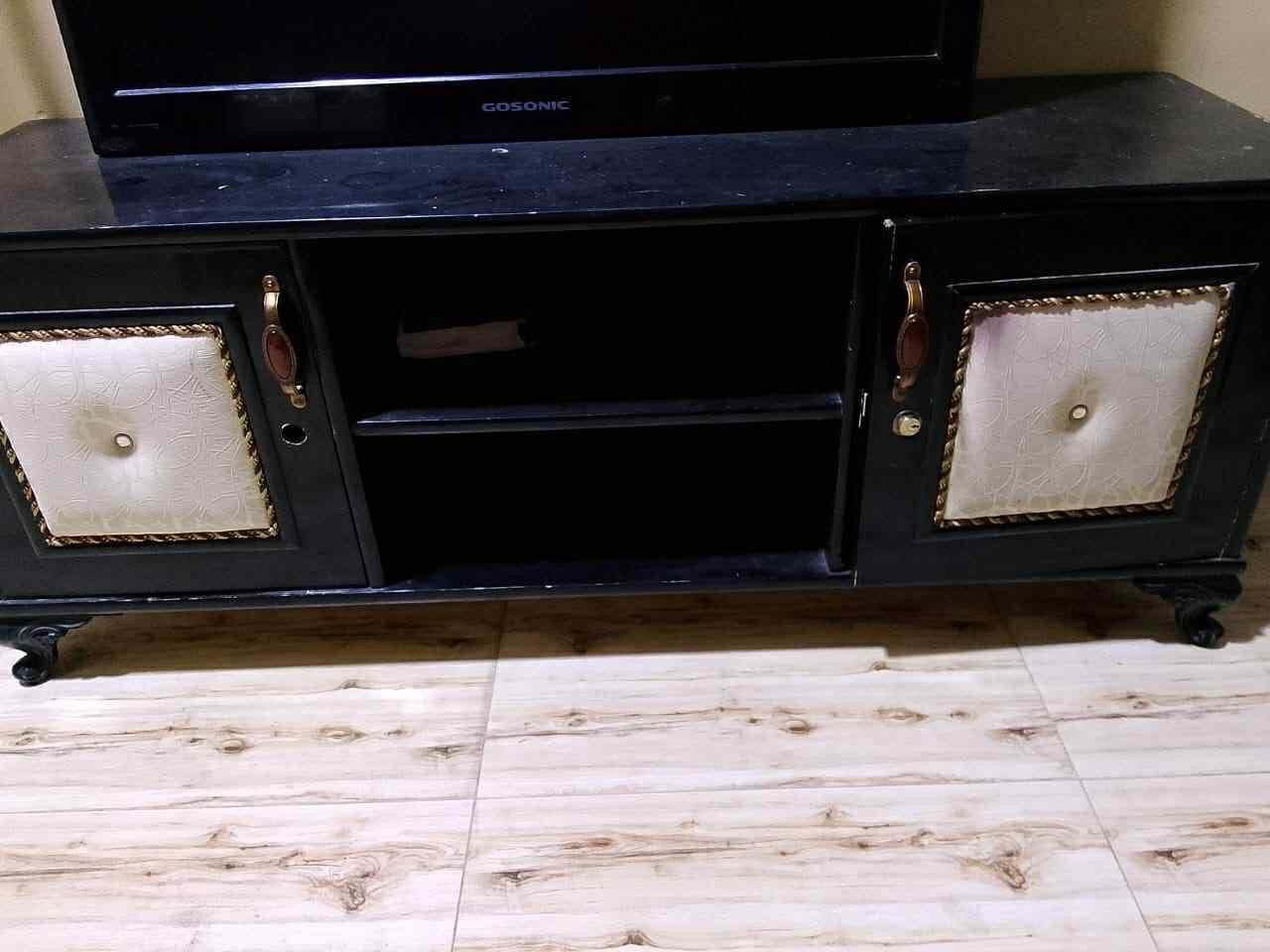 السلام وعليكم غرفه صاج رقم واحد ٧قطع 
بعدها جديده ومرتبه فخمه قبل فترا اخذتها 
مكان الغرفة موصل حي الكرامه ادفع سعر ايذ عجبني
أبيع ***********متواجد عل رقم واتساب مابي مسدود
