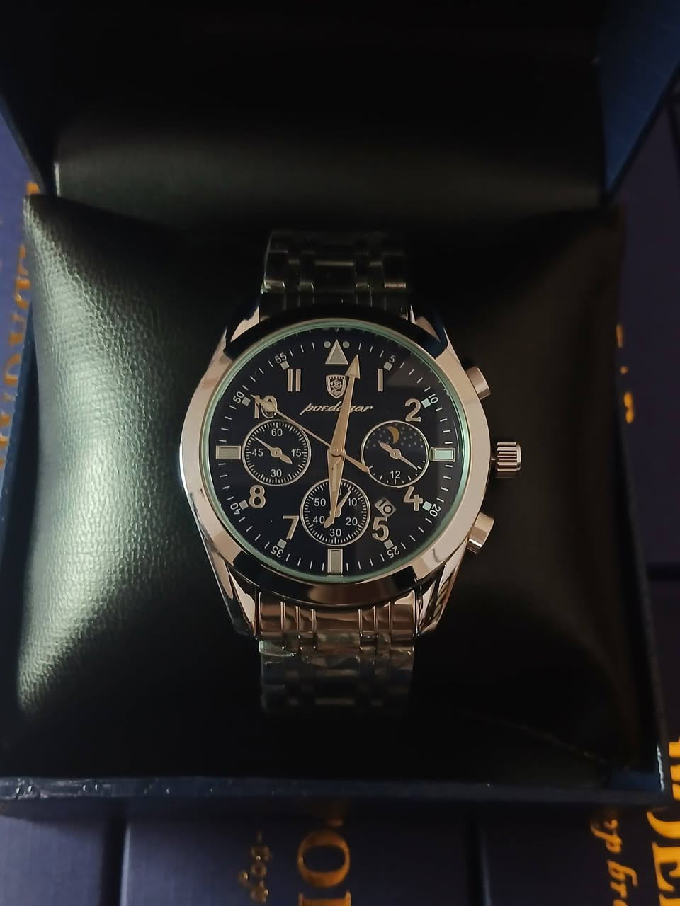 الفخامة اللي تليق بيك، وبسعر ميتفوت! ✨

 جبنالكم ماركة Poedagar العالمية بتصميمها الساحر اللي يجمع بين الكلاسيكية والحداثة.

​✅ تصميم "كرونوغراف" متكامل مع ميزة أطوار القمر.
✅ سير ستيل مقاوم للصدأ ولمعة تجذب الأنظار.
✅ دقة عالية في ضبط الوقت.
✅ تأتي مع العلبة الأصلية (مناسبة جداً للهدايا 🎁).
ألوان ملكية: متوفرة بالميناء الأزرق الملكي اللي يتدرج مع الضوء
أو الأسود الكلاسيكي الفخم

الكمية محدودة جداً!!
​السعر: 25 الف دينار فقط!
يوجد توصيل لكافة محافظات العراق 🚗
للحجز والاستفسار، راسلونا على الخاص.


**إذا كنت صاحب هذا الإعلان وتريد حذفه لأي سبب، رجاءا أرسل رسالة إلى الدعم الفني**