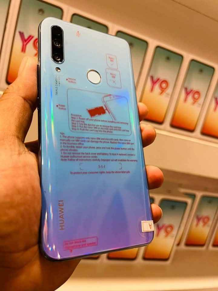 هذا اول هاتف اجه بكاميرا منبثقه من هواوي
▪️هواوي Y9 prime 2019▪️
متوفر 🔸جملة 🔸مفرد 
🔴 سعر المفرد (( 120 الف ))
كامل الملحقات
🔹الذاكرة ١٢٨ كيكا  مع رام 6 كيكا
🔹المعالج: ثماني النواة Hisilicon Kiri  تكنولوجيا 12 نانو
🔹الشاشة: 6.59 بوصة بدقة FHD+ 
يحمل كل التطبيقات والالعاب كاميرا أماميه منبثقه بدون نوتش
العنوان/ بغداد - زيونة - شارع الربيعي  - مول دريم ستي 
🚕متوفر توصيل الى جميع محافظات العراق 
اذا تاخرت بالرد اتصل أو راسل  
***********
واتساب 
*********** بغداد, العراق
