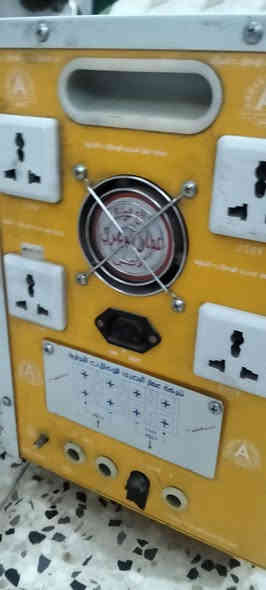 السلام عليكم 
للبيع 
جهاز رافع فولتيه عمار البصري الاصلي جديد استخدام قليل 
السعر 330 
الاتصال ع الرقم ***********
