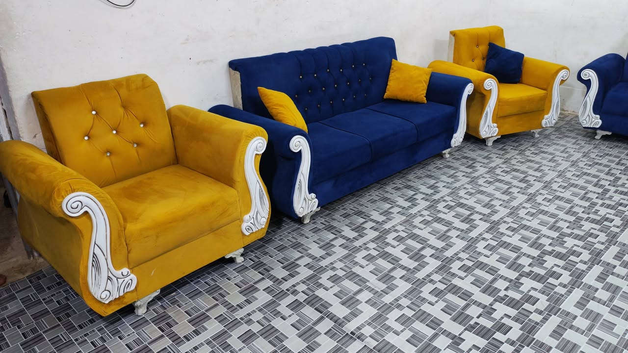 تخم 12مقعد نظيف اخو الجديد السعر 250 العنوان كربلاء حي العامل يوجد توصيل داخل كربلاء للاستفسار ***********
