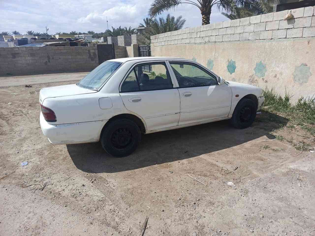 براتون 2002 نواب ضباط
صاحبها متوفي 
شرط كير محرك كهربائيات بدون ضربه بيها اماكن صبغ بس احسبها حزام 
سعر 16 وبيها مجال 
ديالى دلي عباس 
***********
