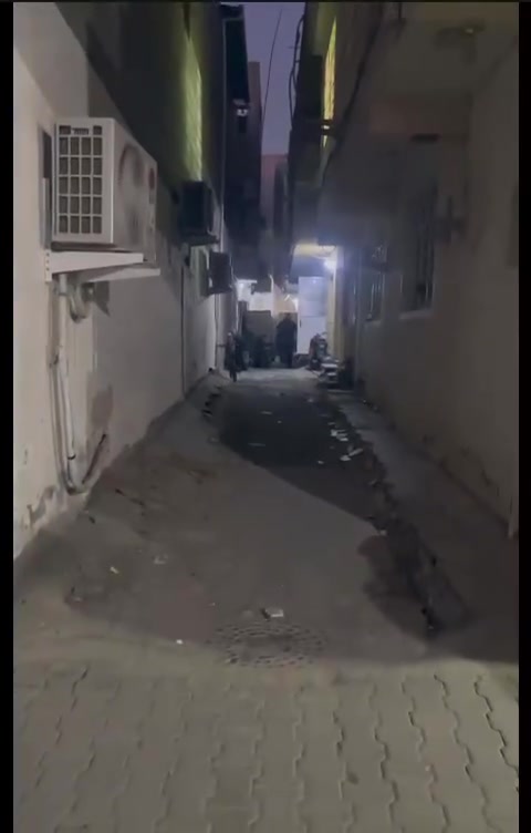 للايجار بيت داخل قيصريه كلش هادئة يتكون من غرفتين وصاله ومطبخ وصحيات وسطح  صغير الواجهة 8 متر ملاحضه البيت كله مترمم جديد من مجاري من ارضيه من صبغ حتى مولد وماطور مي وسخان وبنكات بي الاجار 550


**إذا كنت صاحب هذا الإعلان وتريد حذفه لأي سبب، رجاءا أرسل رسالة إلى الدعم الفني**