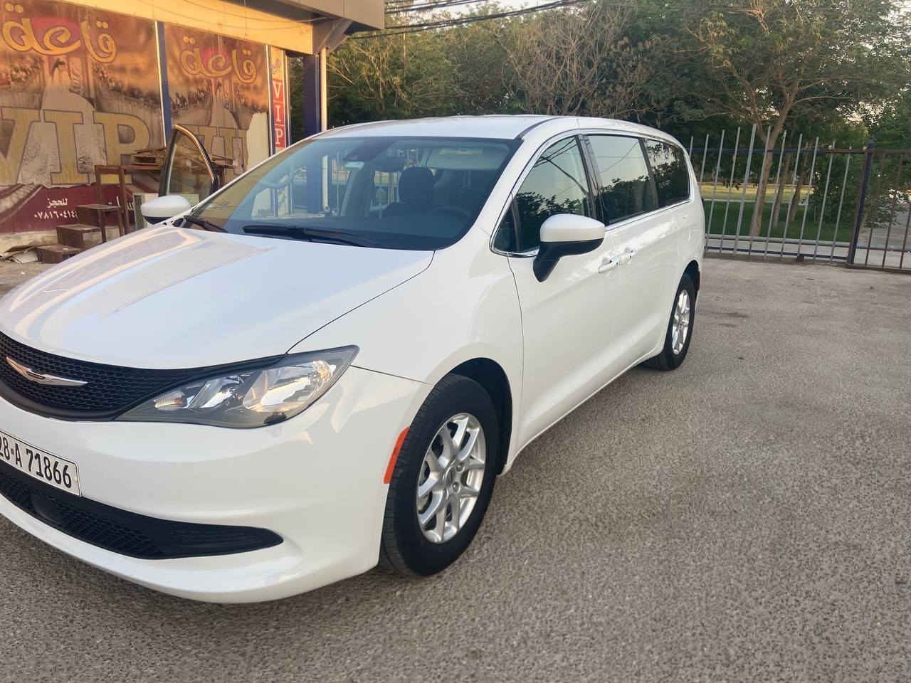 كلايزر فيوجر فول ماعدا البنوراما رادار أمامي خلفي جانبي شاشه كبيره بلادي تاب حساس خلفي توقف ذاتي امامي حادثها جاملغ وباب فقط جاملغ مبدل باب  مصلحه   بدون دواخل ايرباكات طاكه بوب كهرباء كشنات سياحي vip
مكاني النجف ماشيه٤٠ميل باسمي اني ستوردتها 
٢٠$$بيها مجال قليل
للاستفسار ***********
