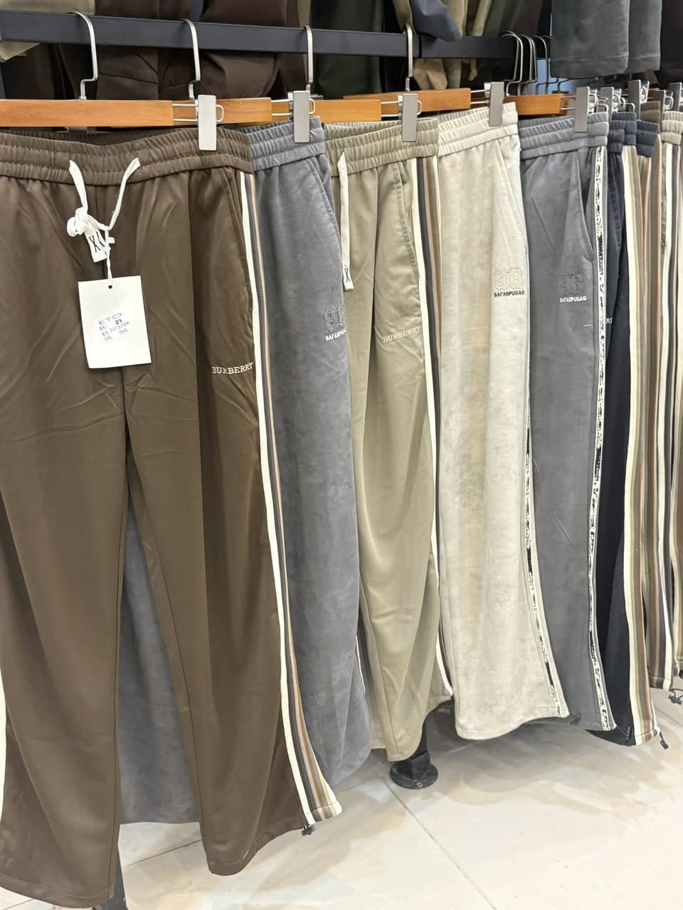 🔥 عرض خاص 🔥
بديت موسم الشتاء
بجايم شبابية عالية الجودة

💰 السعر: 10,000 فقط
📏 القياسات متوفرة من 29 إلى 42

📍 العنوان:
بلد – مقابل دارة الجوزات
ماجور مكتبة التقى

📞 للاستفسار مراسلة الخاص أو واتساب
***********
